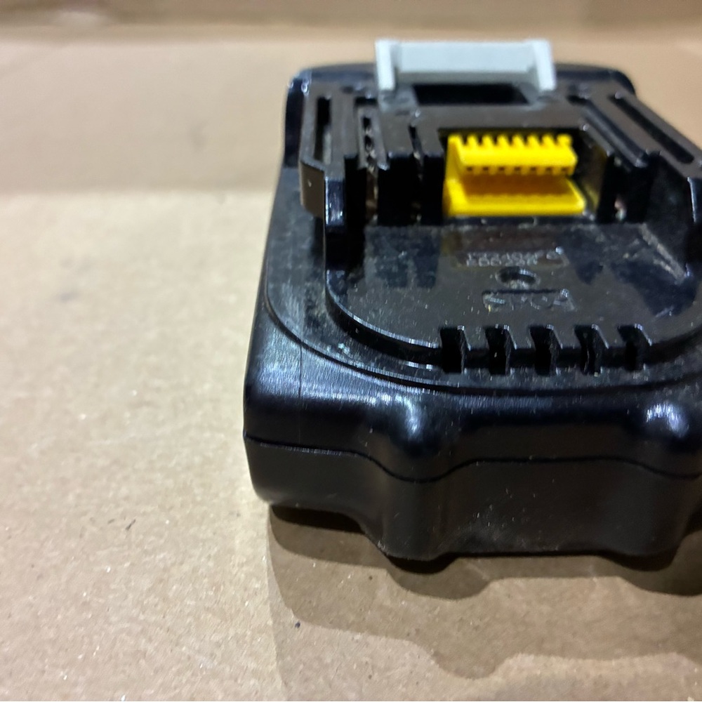 Makita BL1815N 18V LXT Lithium-Ion 1.5Ah Battery - *Good WorkingCondition* - Picture 5 of 6